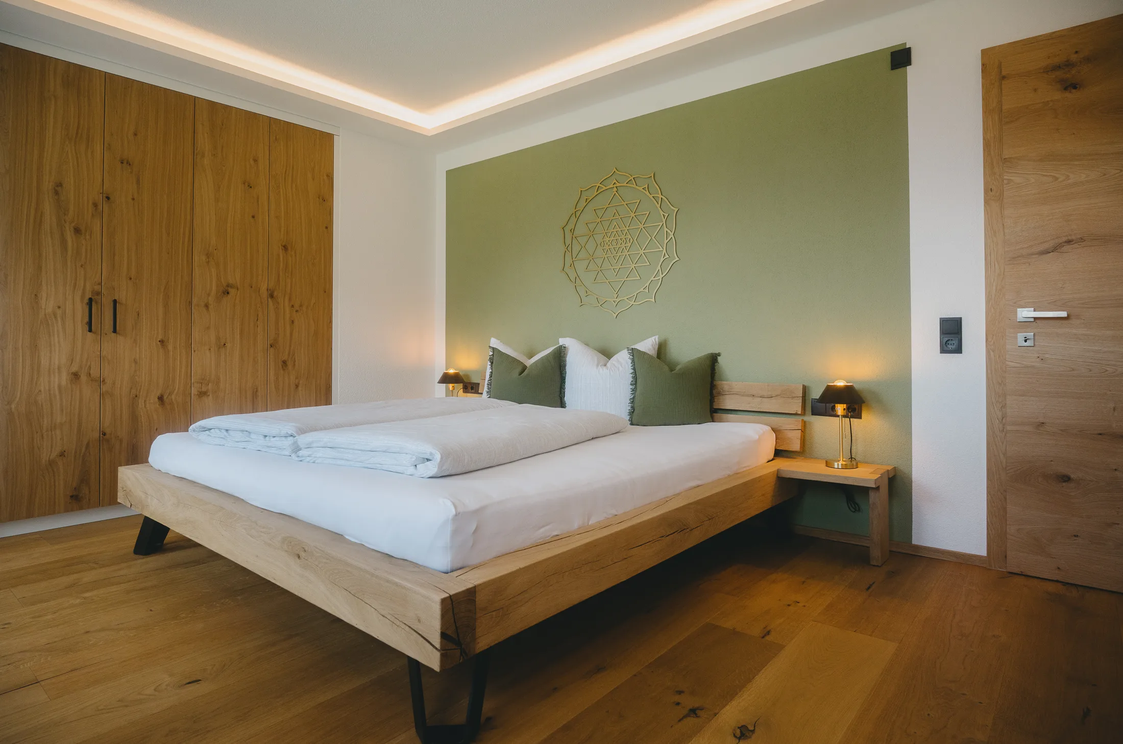 ANTI STRESS ZIMMER im Apart WeitBlick mit beruhigend gestaltetem Doppelbett